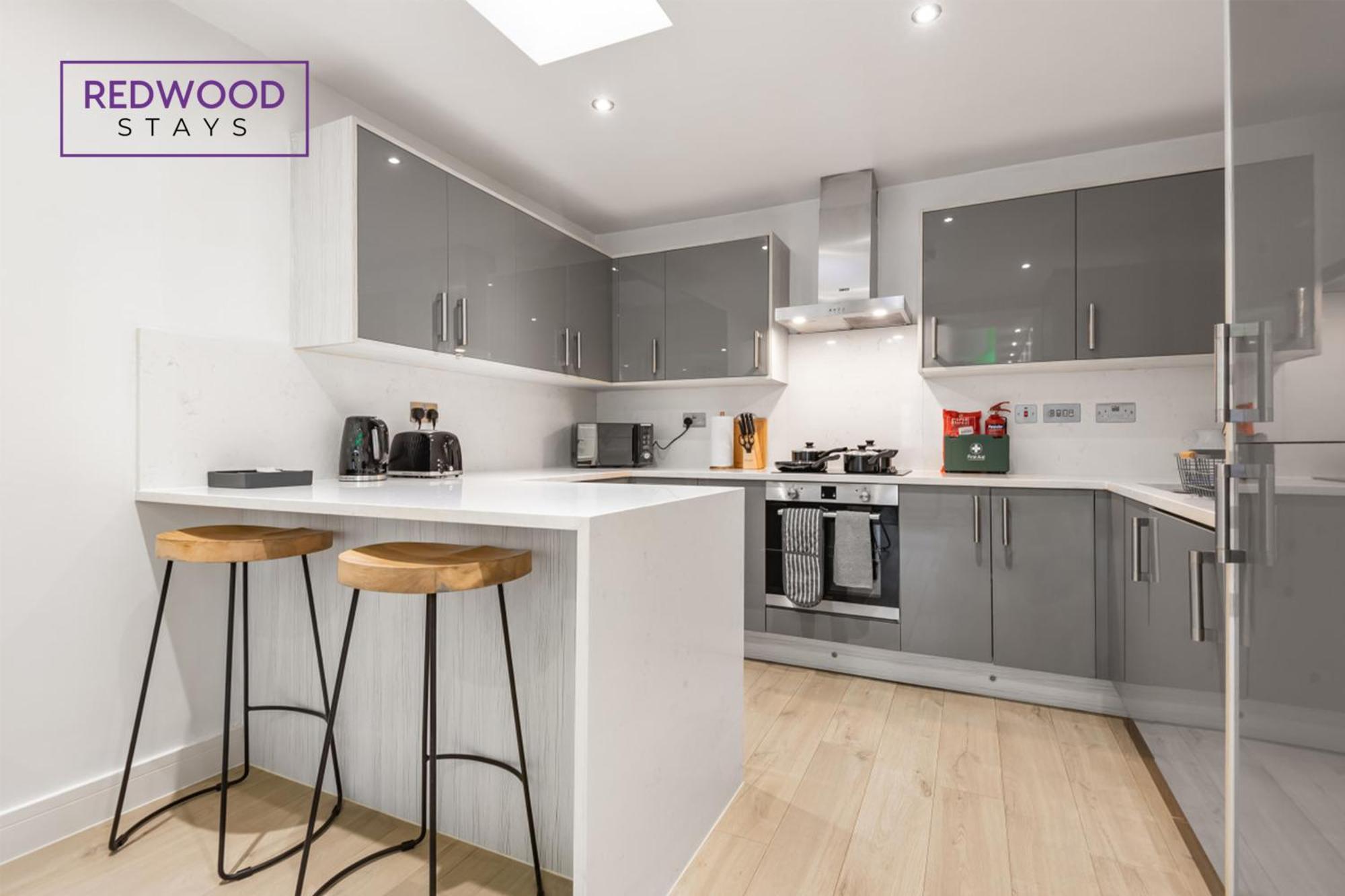 1 Bed 1 Bath Town Center Apartments For Corporates & Contractors, Wifi, Netflix And Parking On Selected Units By Redwood Stays Aldershot Dış mekan fotoğraf