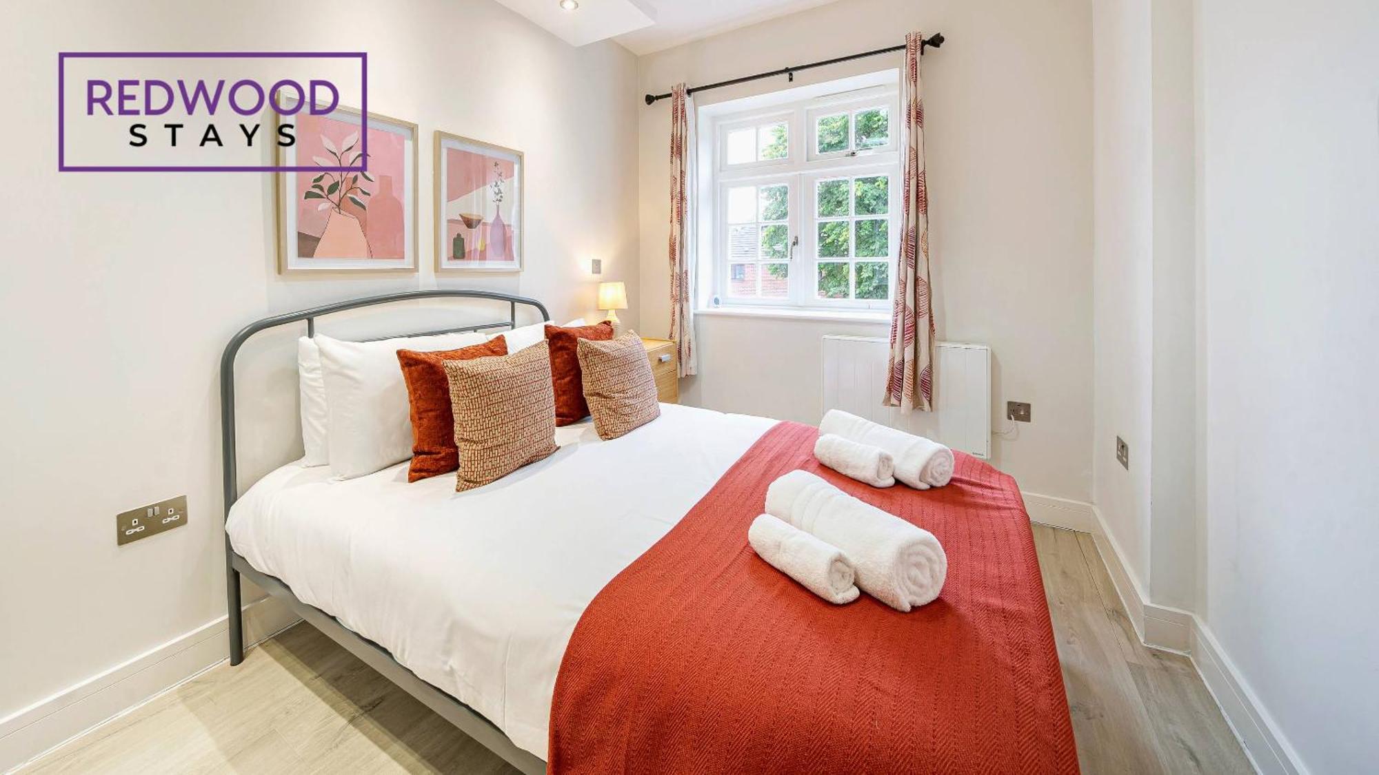 1 Bed 1 Bath Town Center Apartments For Corporates & Contractors, Wifi, Netflix And Parking On Selected Units By Redwood Stays Aldershot Dış mekan fotoğraf