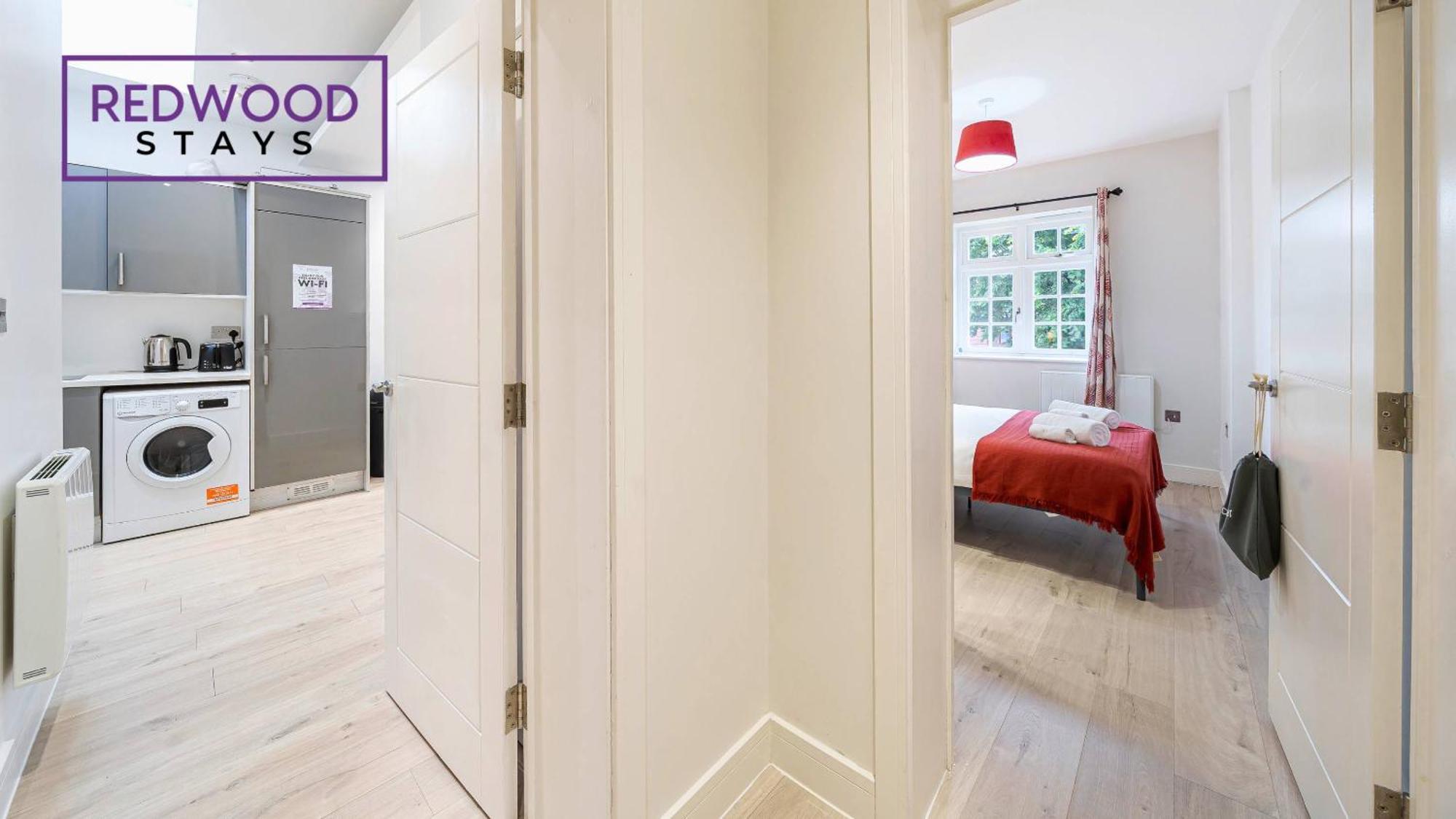 1 Bed 1 Bath Town Center Apartments For Corporates & Contractors, Wifi, Netflix And Parking On Selected Units By Redwood Stays Aldershot Dış mekan fotoğraf