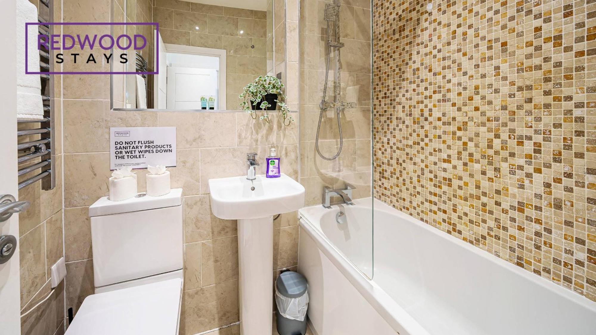 1 Bed 1 Bath Town Center Apartments For Corporates & Contractors, Wifi, Netflix And Parking On Selected Units By Redwood Stays Aldershot Dış mekan fotoğraf